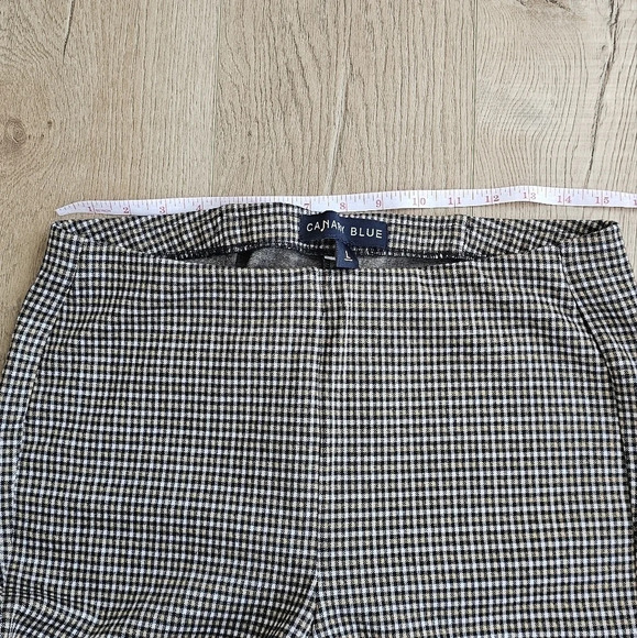 Cream and Tan Skinny Pants with Classic Geometric Design - Picture 6 of 8